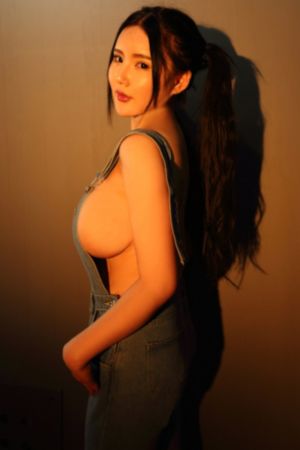 白丝女仆爆乳十八禁_4K完整在线观看