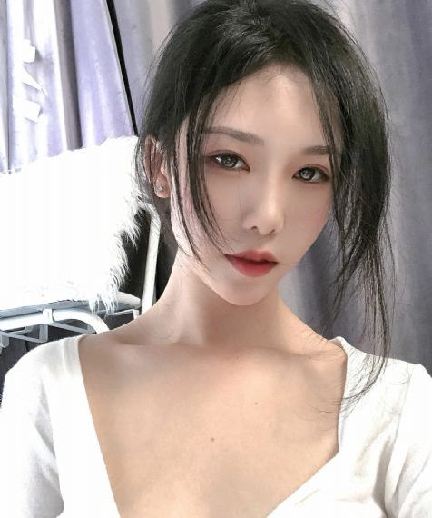 美女蹲下个β嘘嘘嘘电影_BD英语在线观看视频