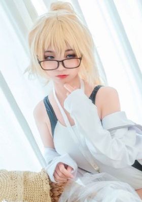 翁公和晓雯在厨房里猛烈进出_DVD高清在线