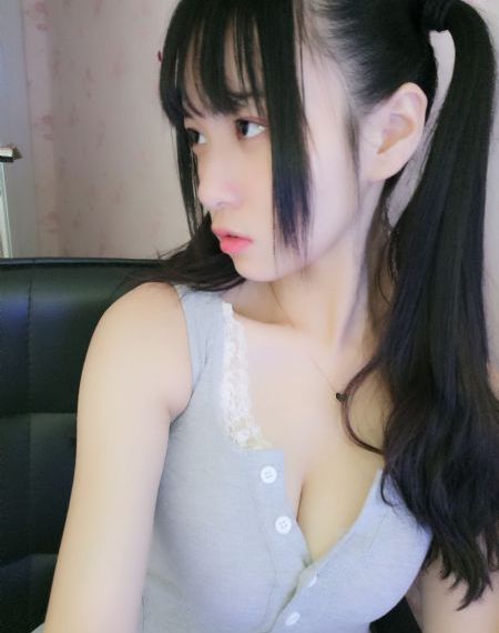 亚洲人青少年掀裙撒尿_高清动漫在线观看