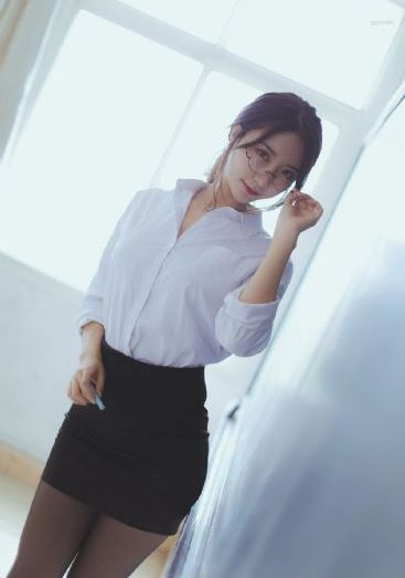 女人荫蒂被添全过程A片_BD英语高清视频观看